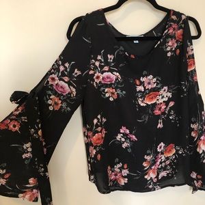 She and sky black floral top with slit sleeves